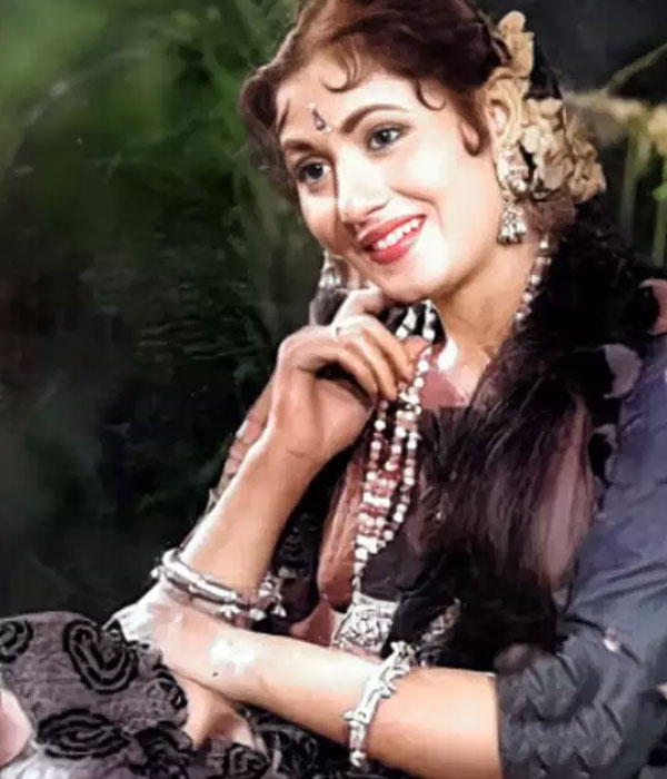 Madhubala Young Age Picture