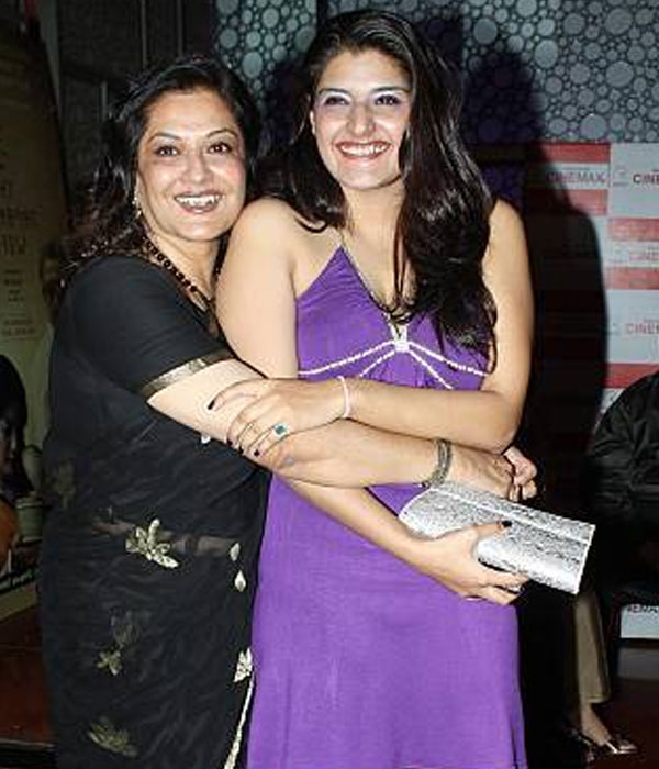 Moushumi Chatterjee with his Daughter (Megha)