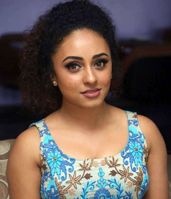 Pearle Maaney Young Age Picture