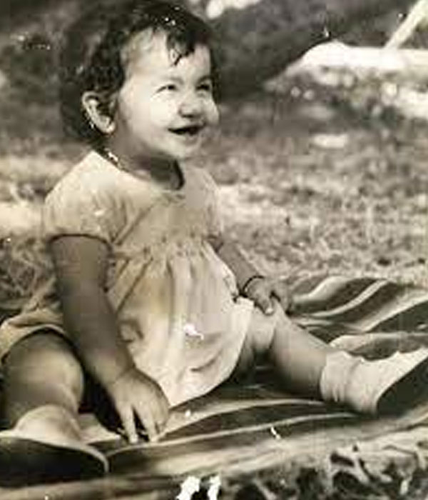 Pooja Bhatt Childhood Picture