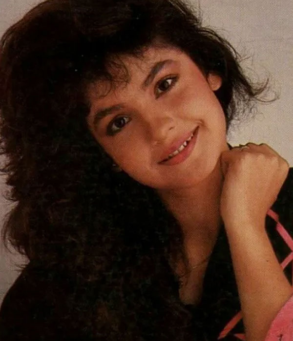 Pooja Bhatt Young Age Picture