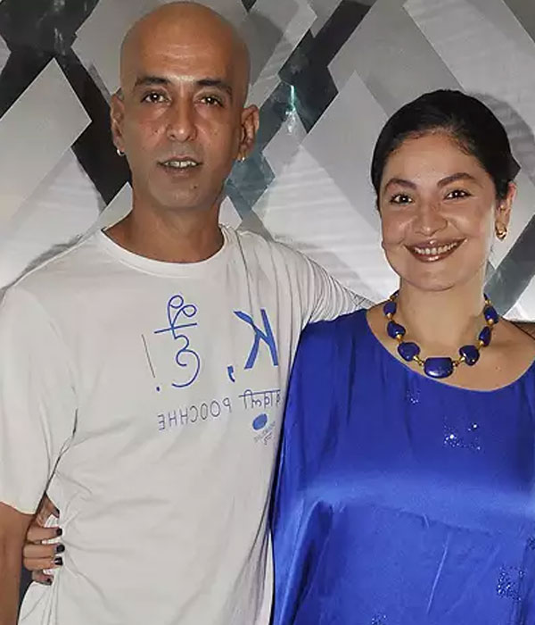 Pooja Bhatt with his Husband (Manish Makhija)