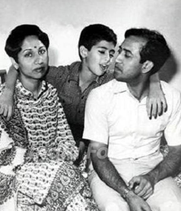 Rakesh Sharma with his Wife Madhu and Sons Kapil Kapil Sharma