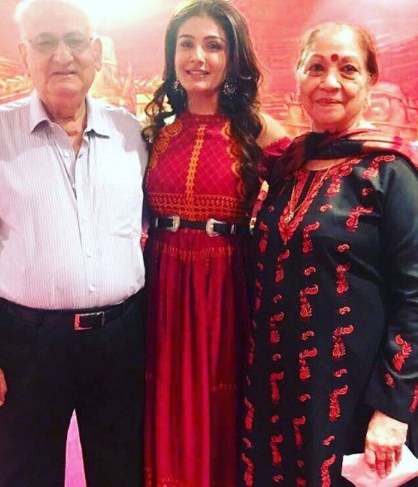 Raveena Tandon with his Parents