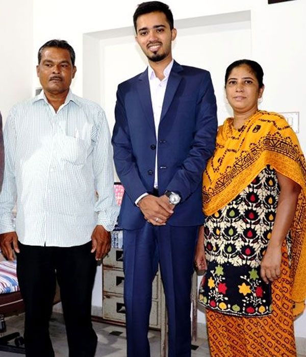 Safin Hasan with his Parents