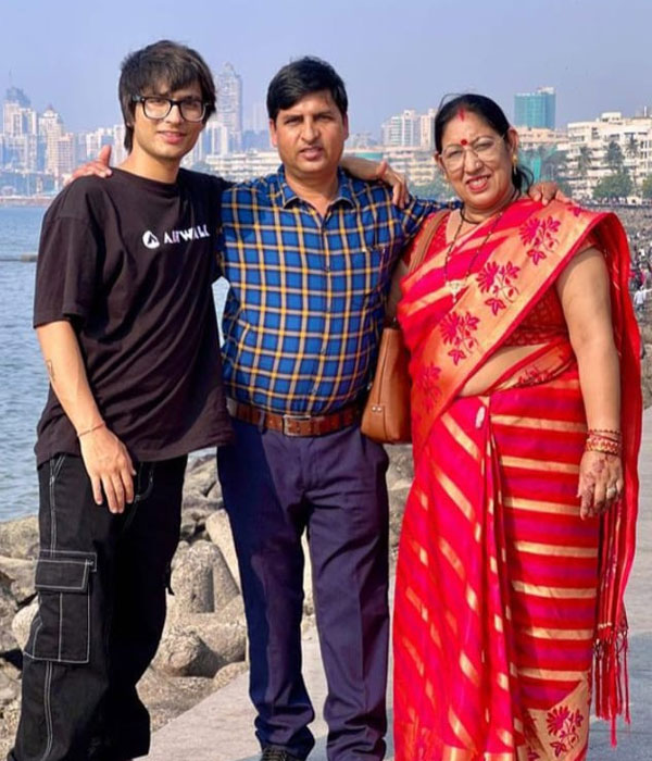 Sourav Joshi with his Parents