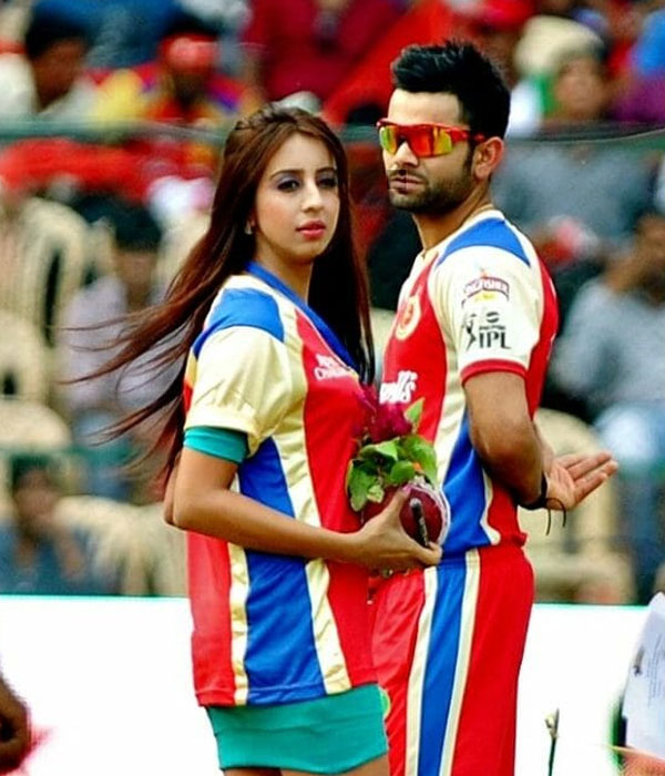 Virat Kohli With his Girlfriend (Sanjana)