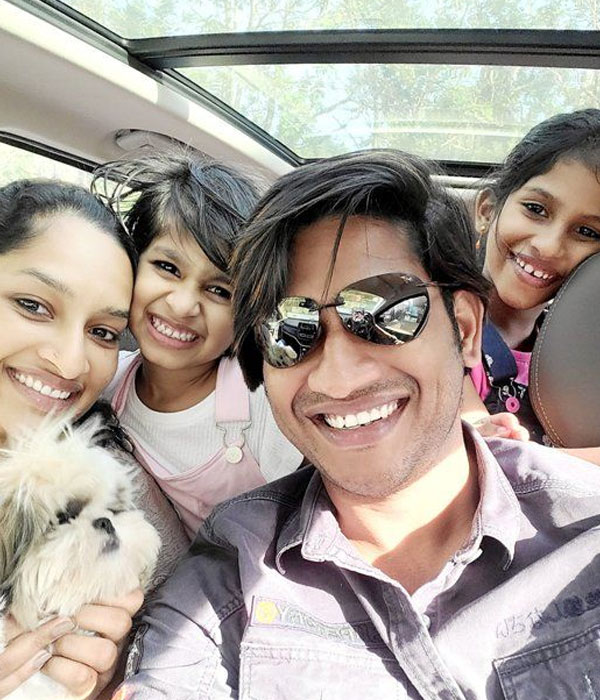 Akhil Marar with his Wife and Daughters (Parkruthi, Prarthana)