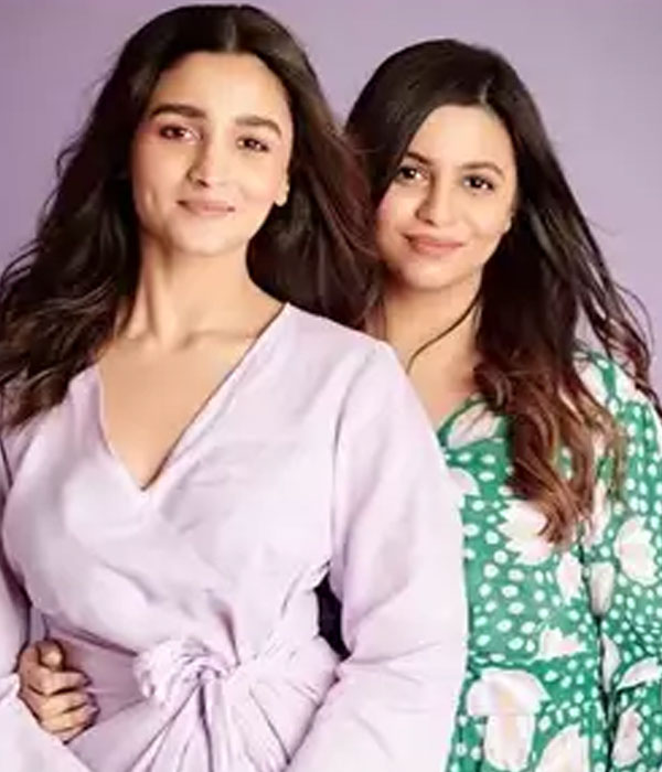 Alia Bhatt With her Sister Picture