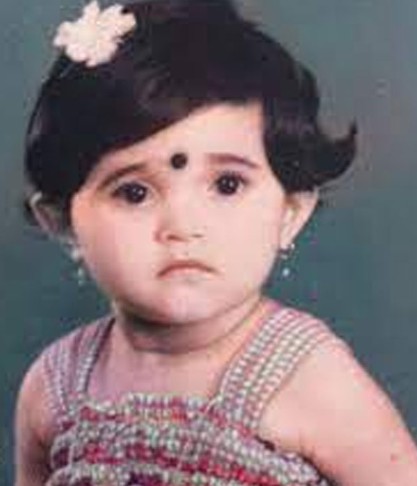 Anuradha Bhat Childhood Picture