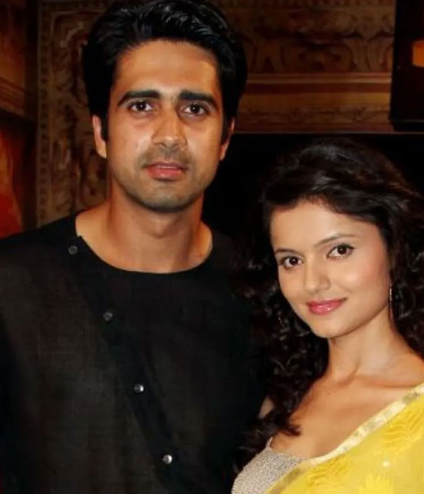 Avinash Sachdev with his Girlfriend (Rubina Dilaik)