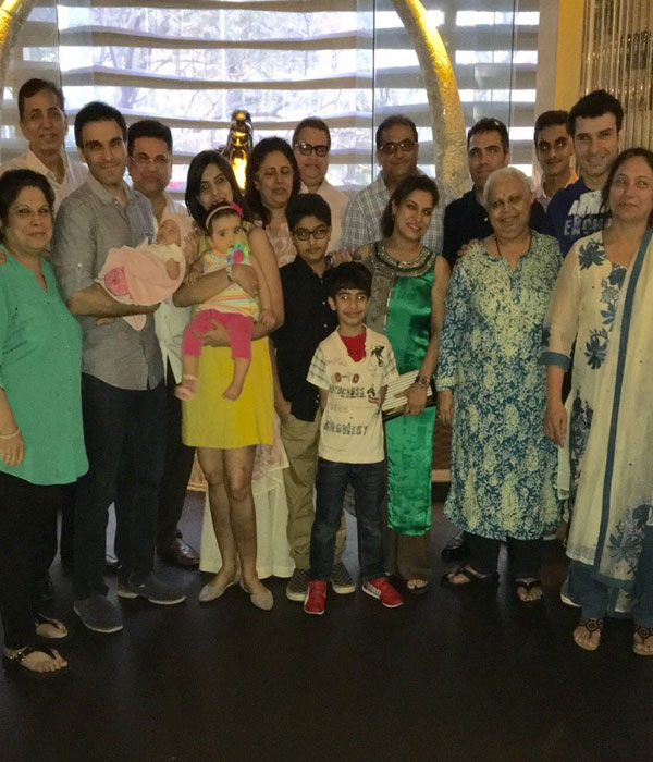 Girish kumar With is Family Picture