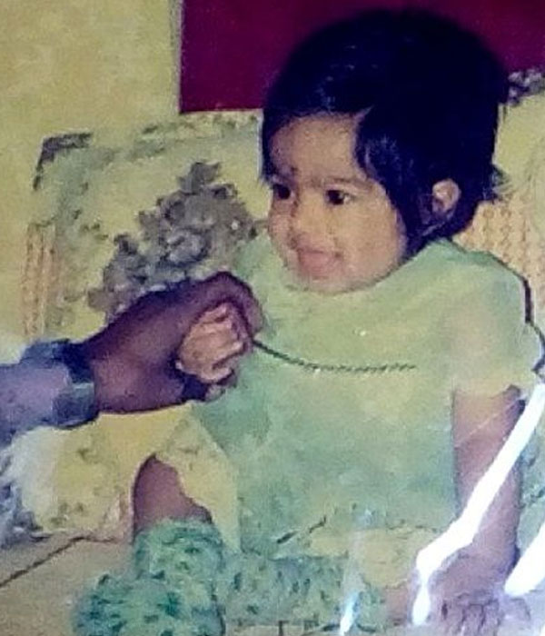 Ishita Dutta Childhood Picture