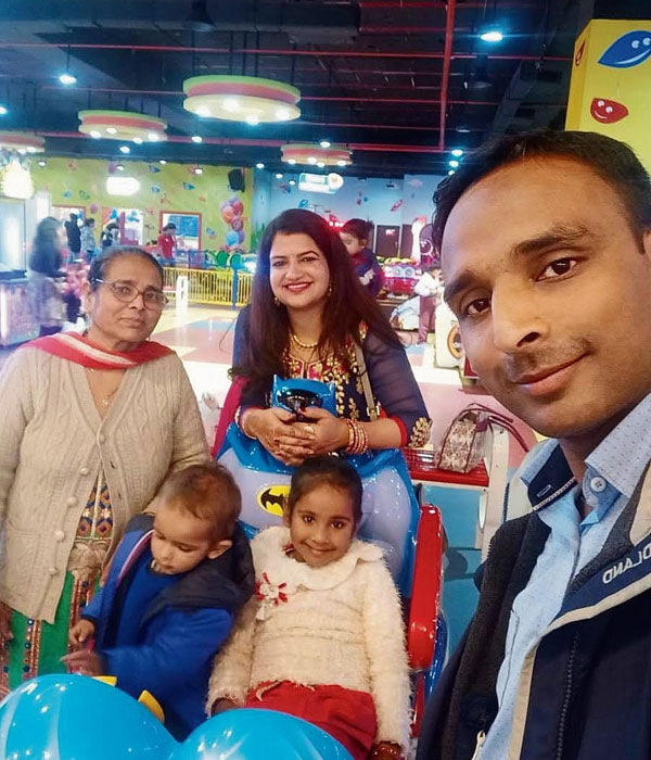 Colonel Manpreet With is Family Picture