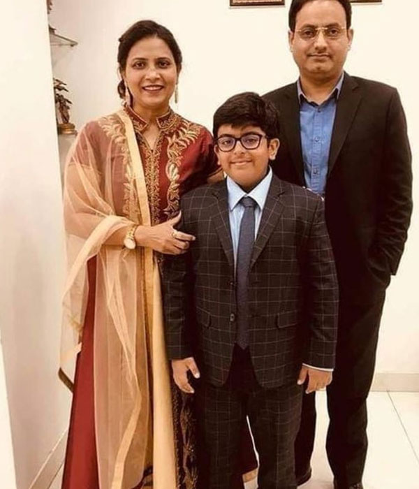 Dr. Vikas Divyakirti with his Wife & Son (Satwik Divyakirti)