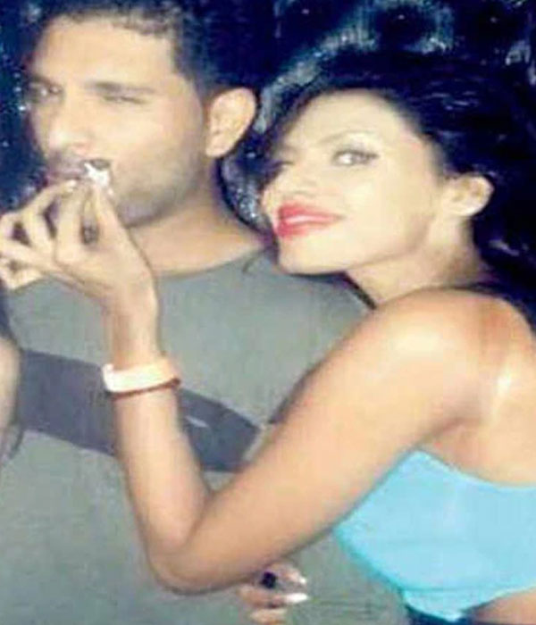 Gizele Thakral With her Boyfriend Picture