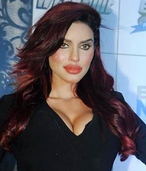 Gizele Thakral Picture