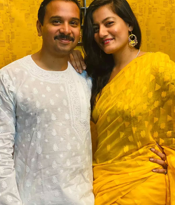 Namit Das With is Wife Picture