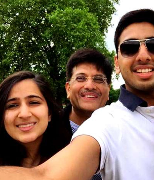 Piyush Vedprakash Goyal With his Children Picture