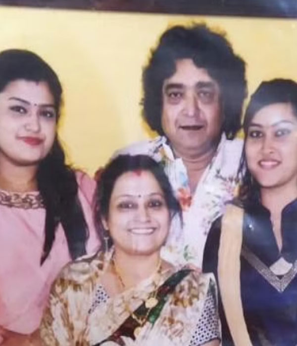 Raimohan Parida With his Family Picture