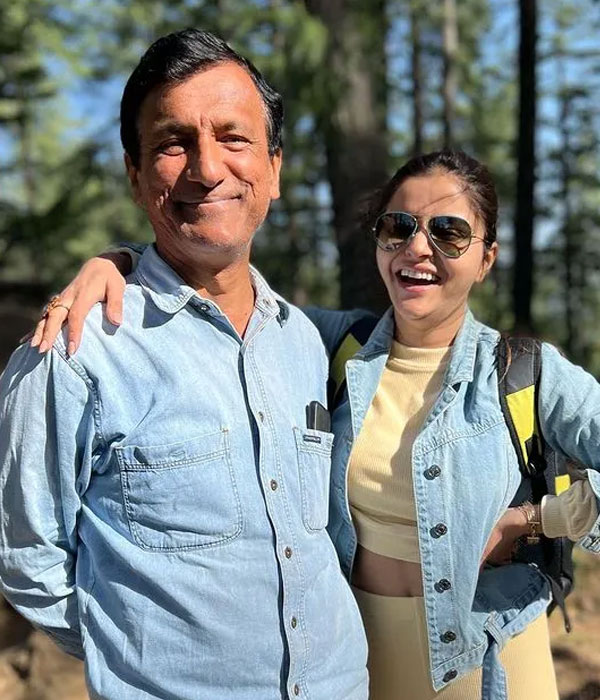 Rubina Dilaik With her Father Picture