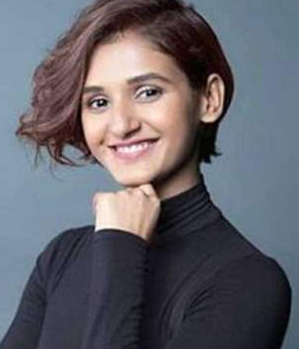 Shakti Mohan Young Age Picture