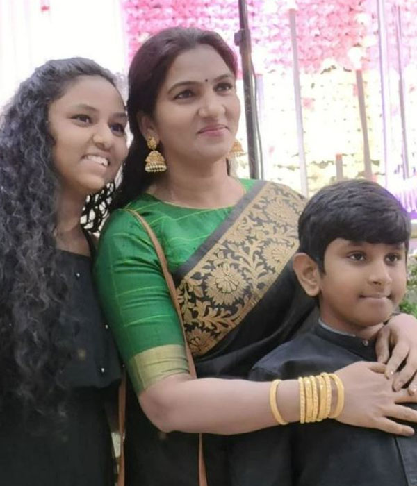 Shanthi Arvind with her Children