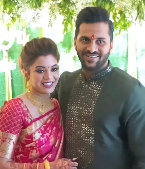 Shardul Narendra Thakur With is Girlfriend Picture