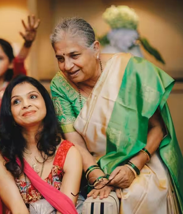 Sudha Murthy with her Daughter (Akshata Murty)