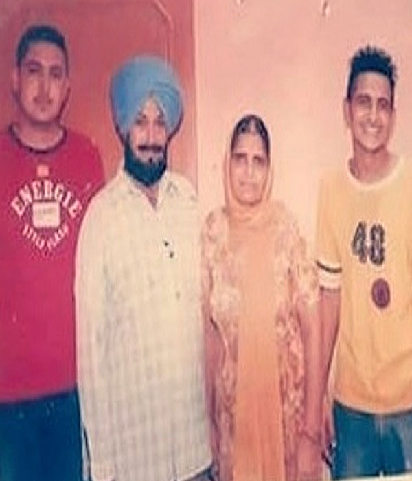 Sukha Kahlon With is  Family Picture