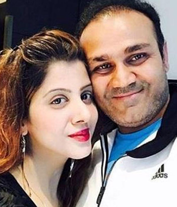 Virender Sehwag With is Girlfriend Picture