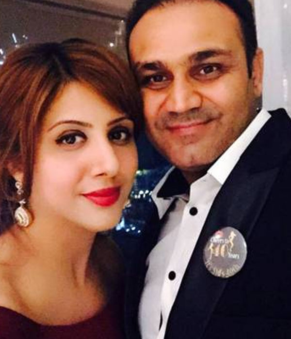 Virender Sehwag With is Wife Picture