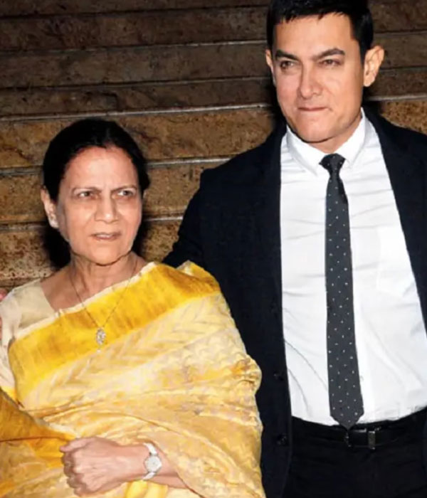 Aamir Khan with his Mother (Zeenat Hussain)