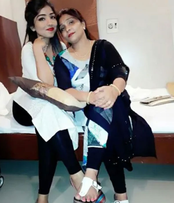 Aayushi Jaiswal with her Mother