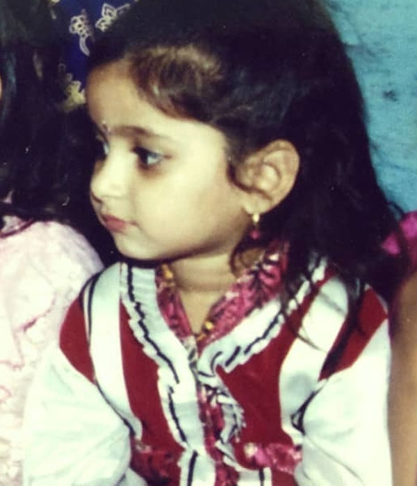 Aishwarya Sharma Childhood Picture