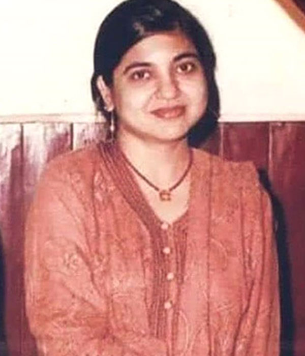 Alka Yagnik Young Age Picture
