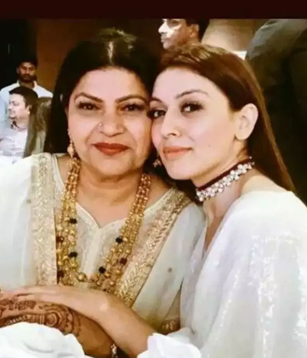 Hansika Motwani With his Mother Picture