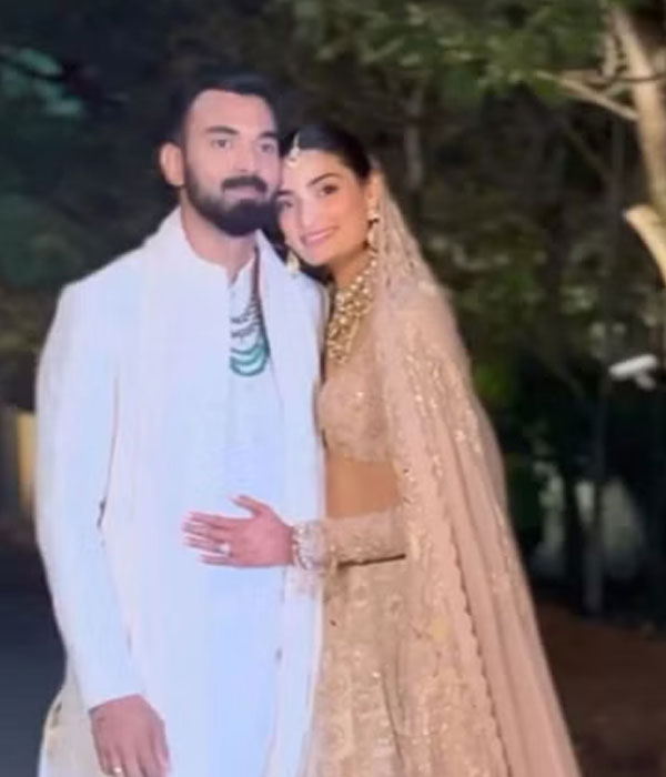 Kannanur Lokesh Rahul With his wife Picture