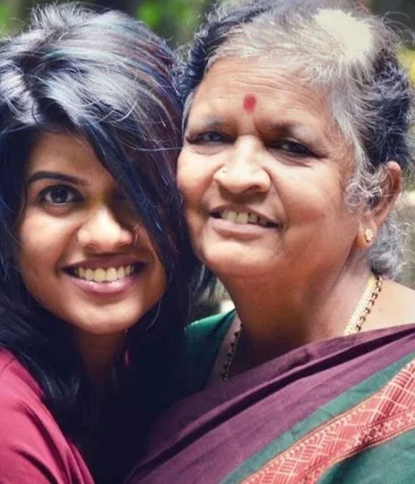 Maya S Krishnan With her Mother Picture