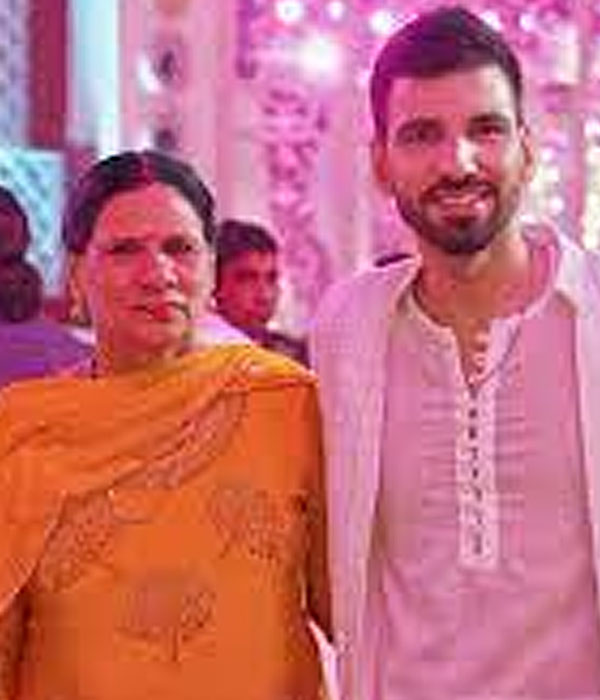 Mohit Chhikara With his Mother Picture