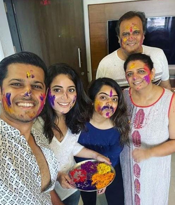 Neil Bhatt With his Family Picture