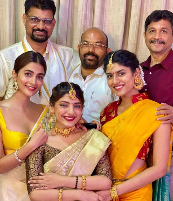 Pooja Hegde Family Picture