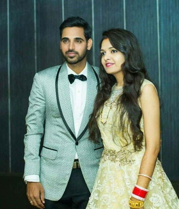 Bhuvneshwar Kumar With his Girlfriend Picture