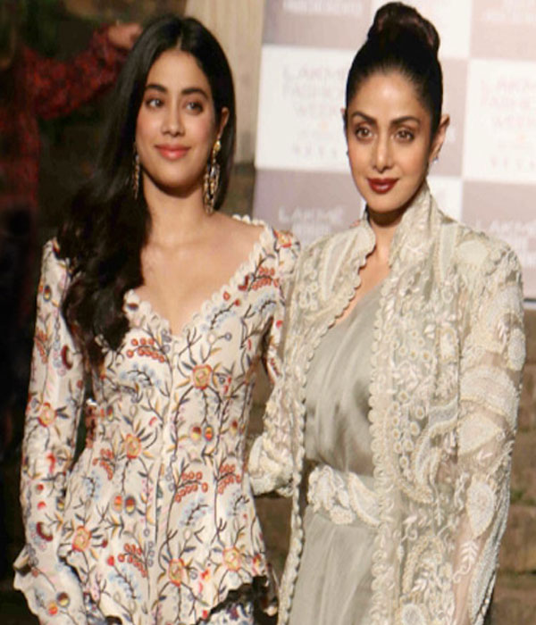 Janhvi Kapoor With her Mother Picture