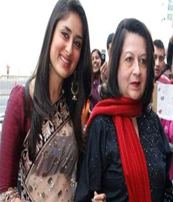 Kareena Kapoor With her    Mother Picture
