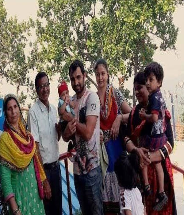 Mohammed Shami With his Family Picture