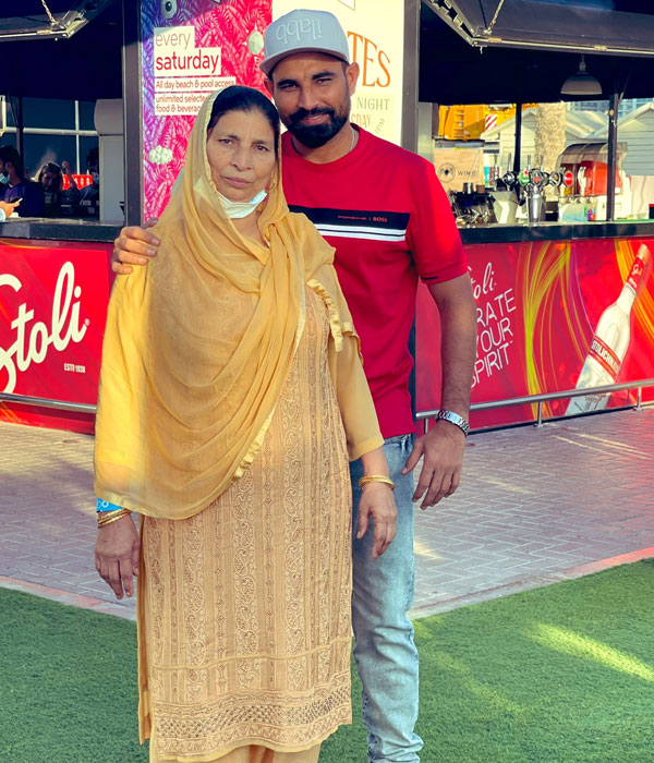 Mohammed Shami With his Mother Picture