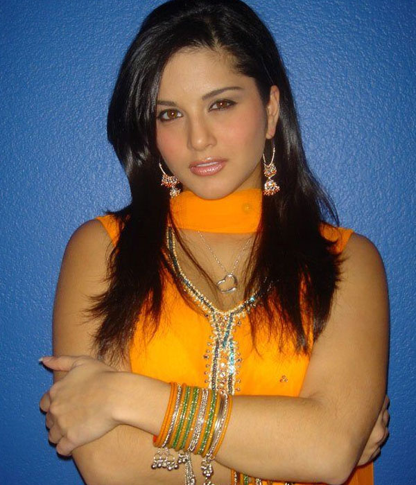 Sunny Leone Young Age Picture