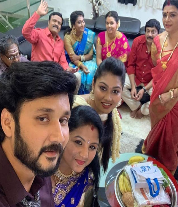 Vishnu Vijay With his Family Picture