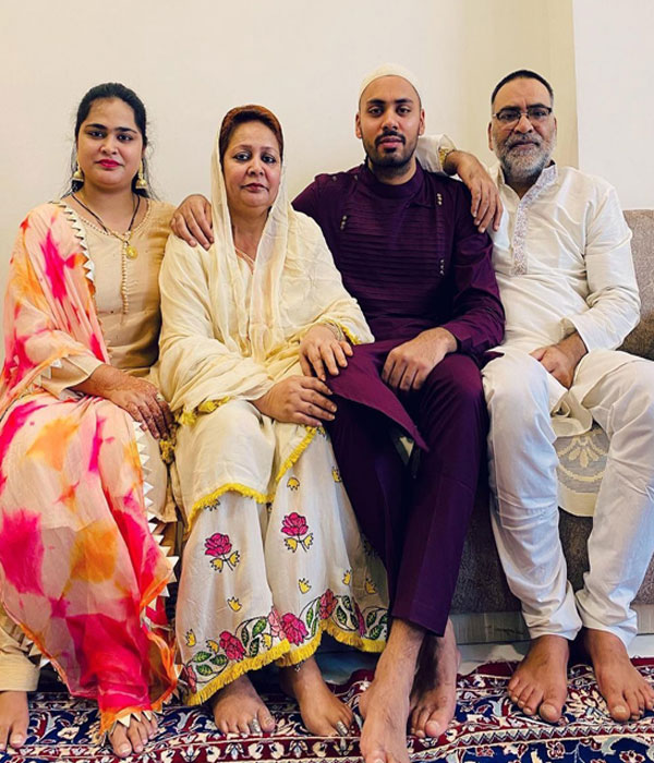 Avesh Khan (Cricketer) With his Family Picture